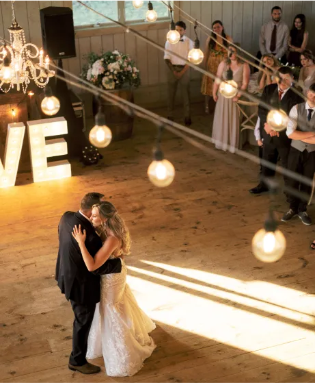 2 people dancing at a wedding RG|NY