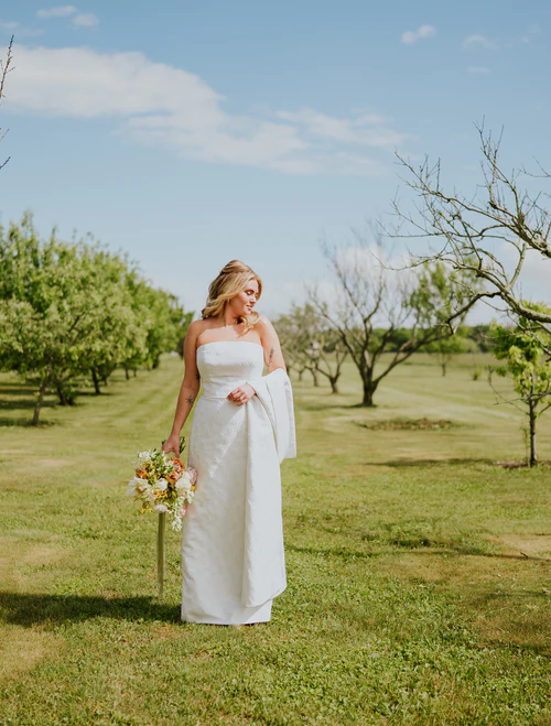 bride posing at a vineyard RG|NY