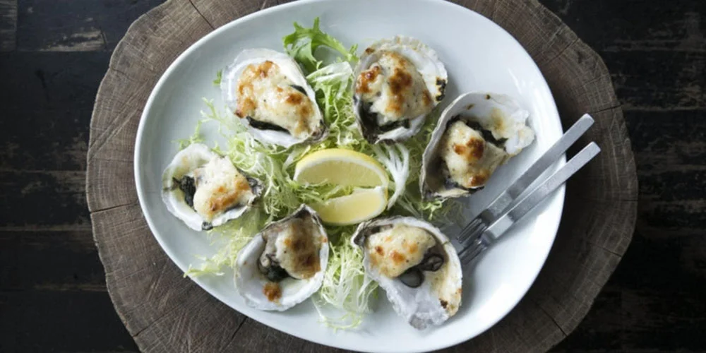 The Frisky Oyster - showing plate of oysters