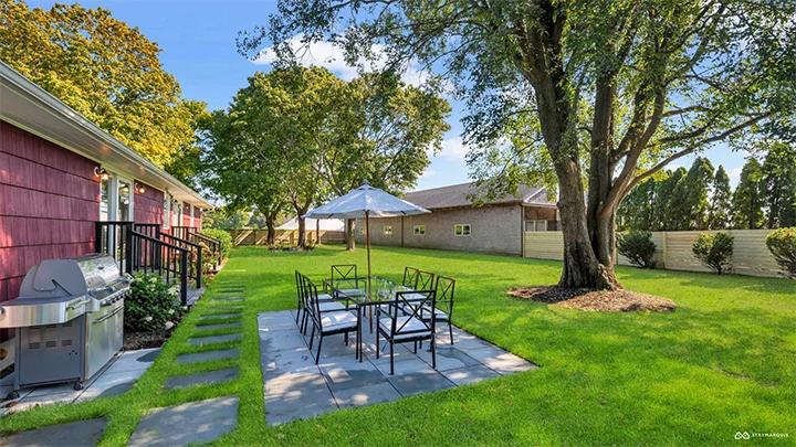 rgny-redhouse_staymarquis-02